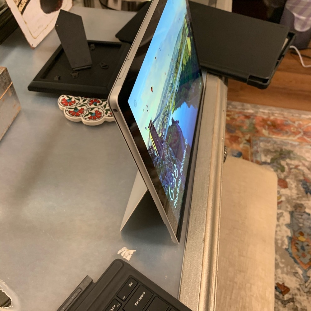 Microsoft Surface Pro 5 - Picture 5 of 8